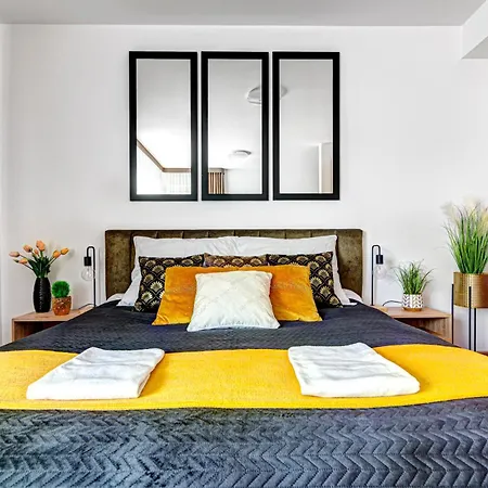 Cicha 12 Parking Apartment